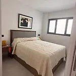 New Spacious 2 Bedroom In Canteras With 2 Bathrooms Wifi Air Conditioning And Parking Las Palmas de Gran Canaria
