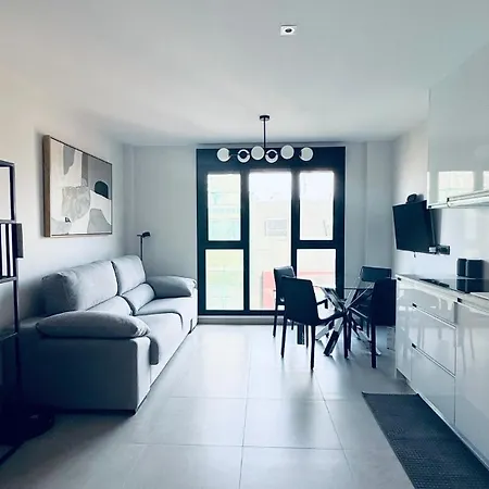 New Spacious 2 Bedroom In Canteras With 2 Bathrooms Wifi Air Conditioning And Parking Лас-Пальмас-де-Гран-Канария