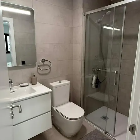 New Spacious 2 Bedroom In Canteras With 2 Bathrooms Wifi Air Conditioning And Parking * Лас-Пальмас-де-Гран-Канария