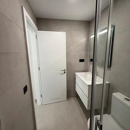 New Spacious 2 Bedroom In Canteras With 2 Bathrooms Wifi Air Conditioning And Parking Lejlighed Las Palmas de Gran Canaria
