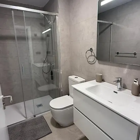 New Spacious 2 Bedroom In Canteras With 2 Bathrooms Wifi Air Conditioning And Parking Апартаменты Лас-Пальмас-де-Гран-Канария